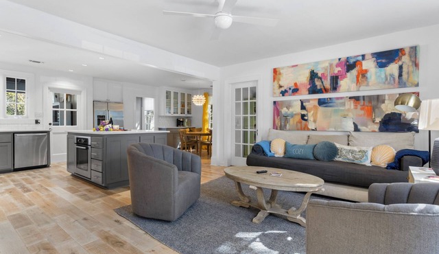 Half a Block to the Beach! Come Bay-Cation here, Spacious House to fit everyone
