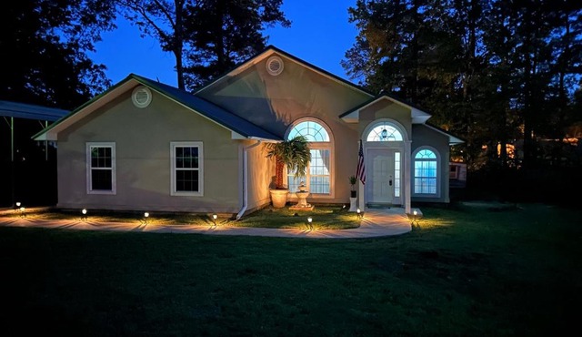 HAMILTON'S LAKE ESCAPE BEAUTIFUL 2007 STUCCO LAKE HOME WITH 2010 G3 PONTOON INCLUDED!