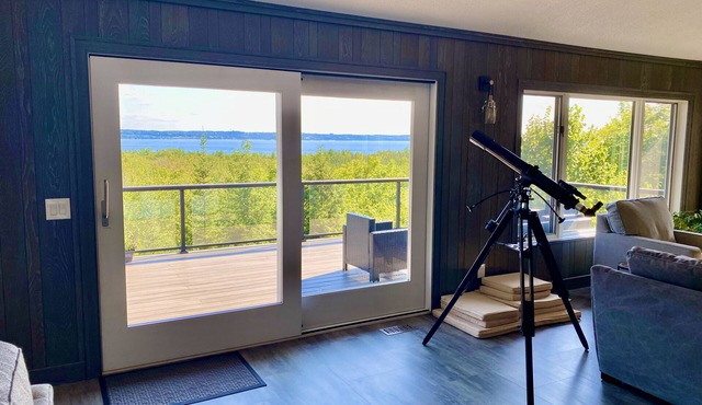 Harbor Springs/Petoskey Family Paradise with Panoramic views!