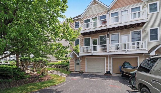 Harbor Village Townhouse Condo at LK MI