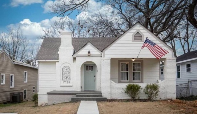 Heritage on 28th- King Bed/Near Downtown/Patio