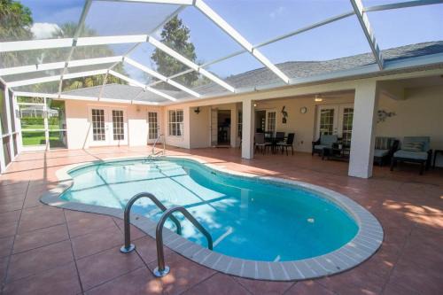 Hernando 4BR-3BA Private Pool Oasis in Hernando