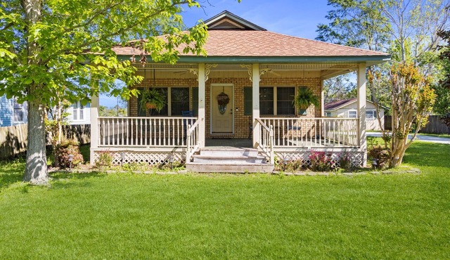 Hidden Pearl Cottage - Walk to Scarlet Pearl Casino - 2.3 miles to Biloxi beach!