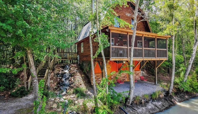 Hideaway Haven – A Private Retreat on 100 Acres in Marion