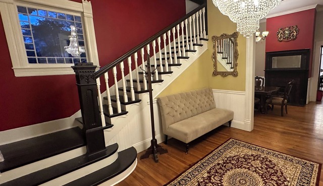 Historic Belle Maison: Billiards Room, Fire Pit & Magnolia Charm