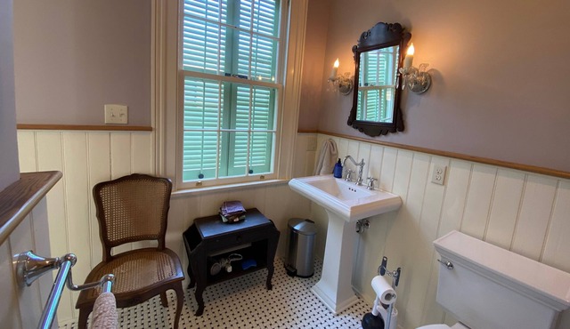 Historic Holy Cross Guest Suite with Pool & Jacuzzi
