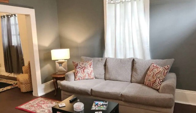 Historic Lower Garden District 1BR Near St. Charles Streetcar