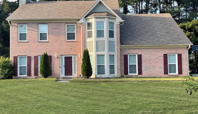 Home Away From Home- Charming house in peaceful Powder Springs with AC and WiFi