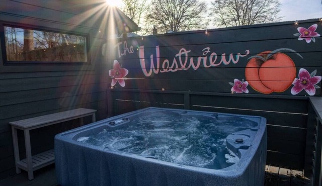 Hot tub | Fire Pit | Sleeps 10 | Arcade Games