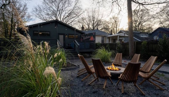 Hot tub | Fire Pit | Sleeps 10 | Private Parking