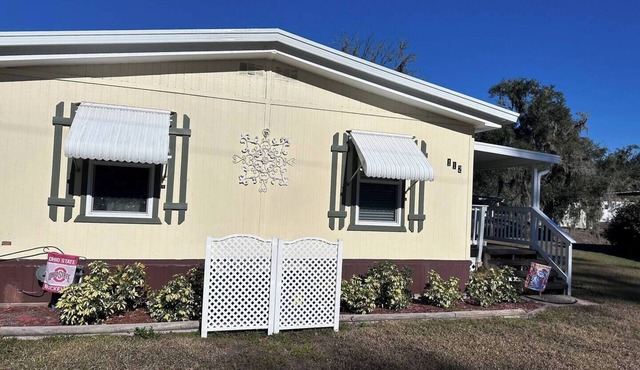 House on the St John’s River with boat slip