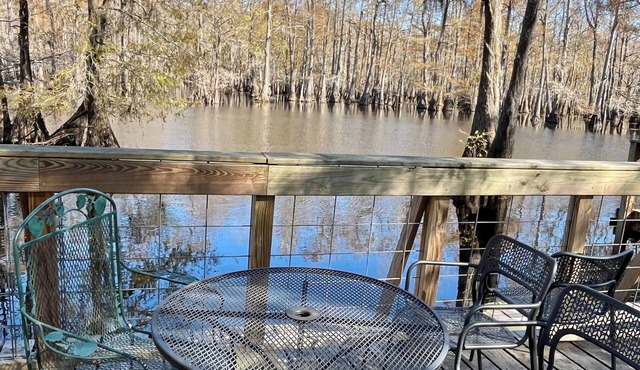 Iatt Lake Cabins and Kayaks House Boat