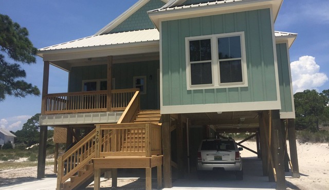 Ideal House in Beautiful Gulf Front Gated Community