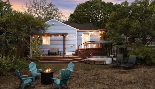Infrared Sauna | King Beds | Pet Friendly | Pool