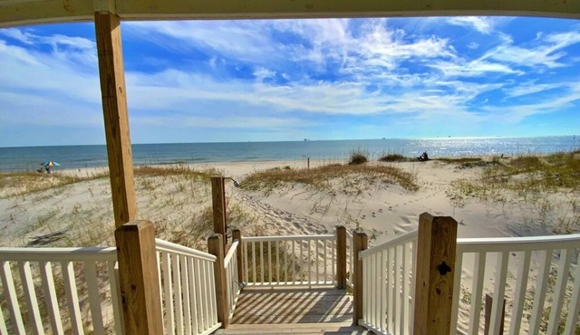 July Discounted! Modern, Beachfront & Pet Friendly