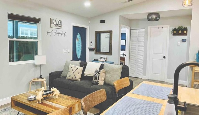 LA CASITA COZY COTTAGE DOWNTOWN!