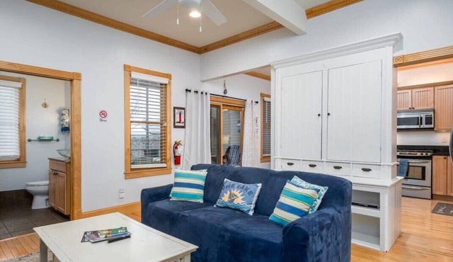 Lake Life Getaway - Condo near downtown!