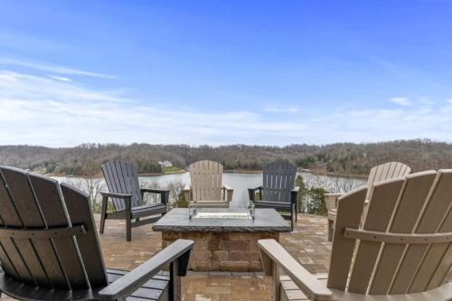 Lake Mansion On The Hill wPanoramic Views & Dock