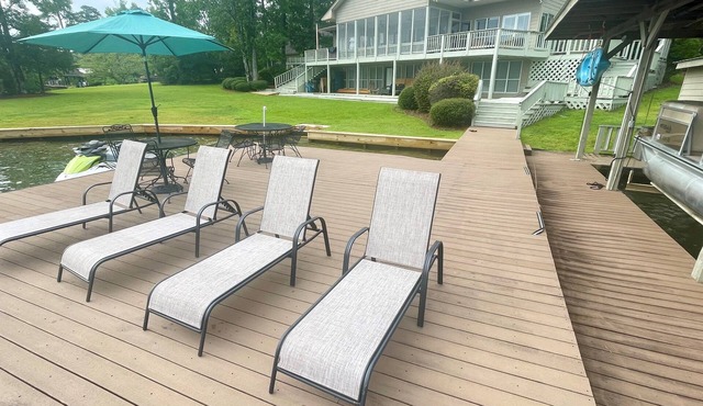 Lake Martin Waterfront, Kayaks, Paddle Boards, Large Yard, Great View, Boat Dock