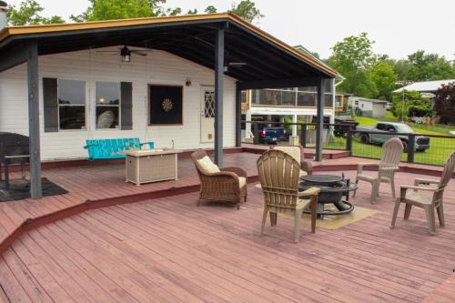 Lake Seminole Retreat with Boat Slip