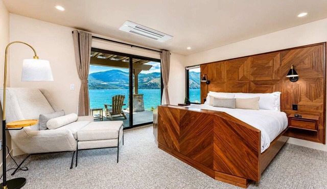 Lakefront Condo B2 Pool in Wapato Point Chelan in Manson