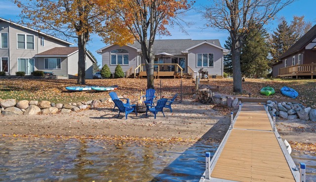Lakefront Retreat - Pontoon, Firepit, Sleeps 10