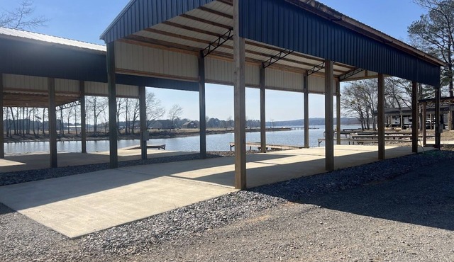 Lakeside Comfort: Covered RV Site with Private Pier #1