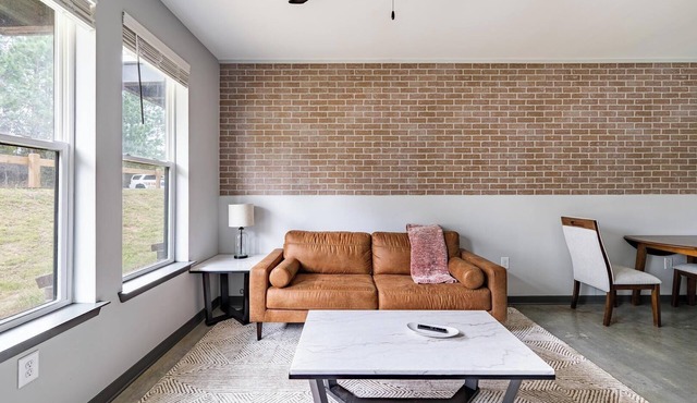 Landing | Amazing 1BD, Rooftop Lounge, Game Room
