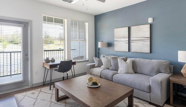 Landing | Amazing 1BD, Pool, Gym