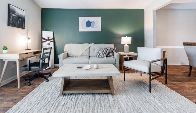 Landing | Amazing 2BD, Pool, Gym