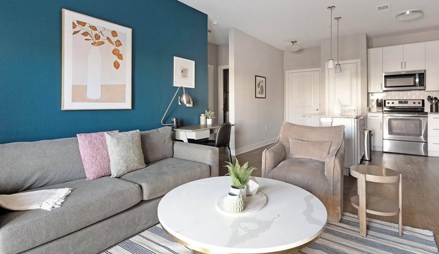 Landing | Beautiful 2BD, Gym, Pool