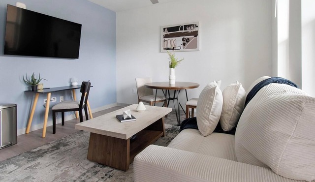 Landing | Beautiful Studio, Game Room, Gym