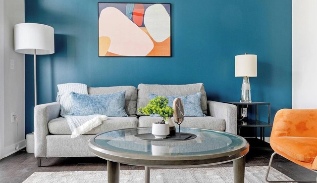 Landing | Modern 1BD, Pool, Gym