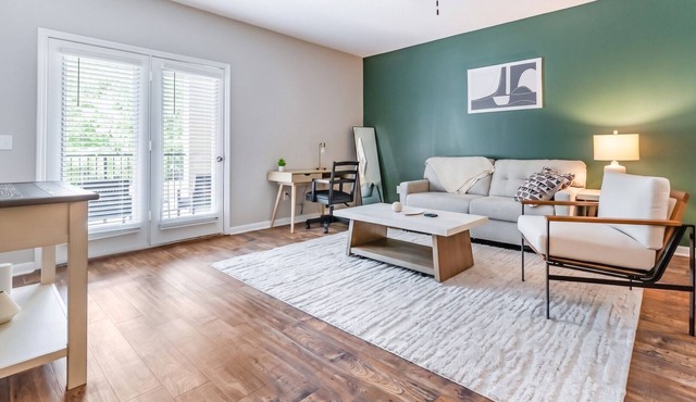 Landing | Modern 3BD, Pool, Gym