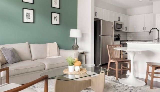 Landing | Spectacular 1BD, Gym, Pool