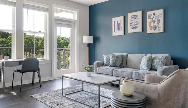 Landing | Stunning 1BD, Pool, Gym