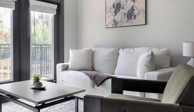 Landing | Stunning 2BD, Clubhouse, Gym
