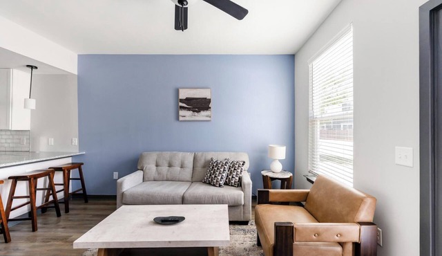 Landing | Stylish 3BD, Gym, Pool
