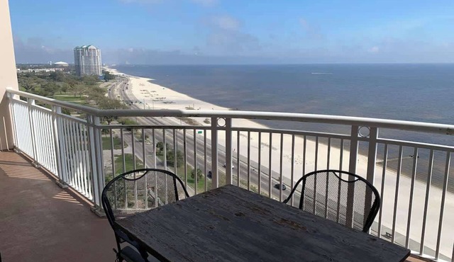 Lighthouse Hideaway