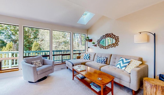 Lookout Lodge in Edmonds