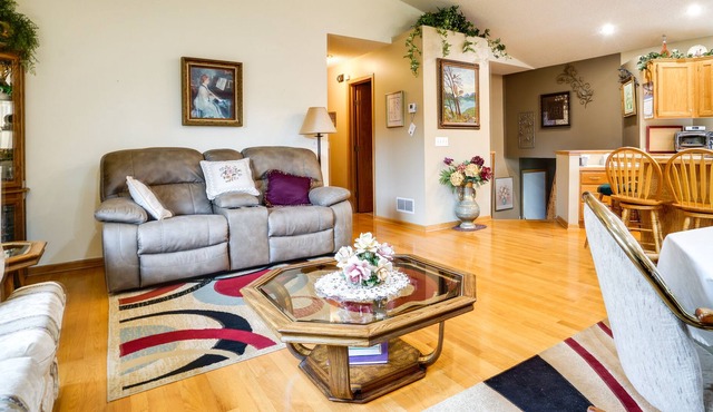 Loretto Getaway w/ Stunning Deck + Gas Grill! in Loretto
