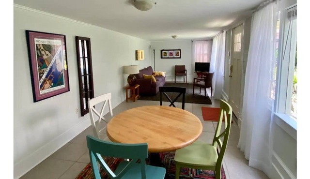 Lovely historic garden apt. in New Orleans in mid-city near park and bayou!