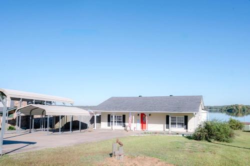 Lozano Lake House