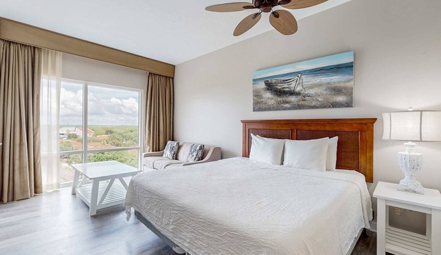 Luau suite w/luxe pool, hot tub & gym - stroll 4 minutes to beach