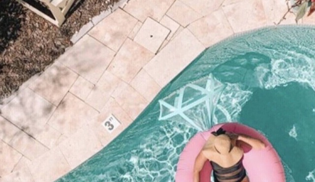 Luxurious Barbie Dream Cottage w/ Heatable Pool, Happy Colors, Close to Beach