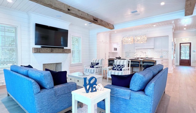Luxurious Watersound Escape Gulf Views, Pool, Grill, & Bikes Included!