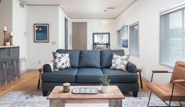 Luxury Condo in the heart of Oxford. Steps from Square & Ole Miss