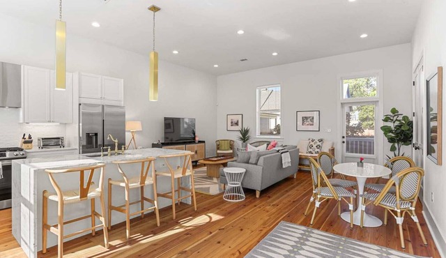 Luxury Uptown 4BR | Courtyard | Elegantly Designed