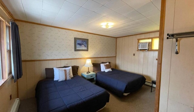 Lyons in Onaway - 2 Full Beds - Room 11- Sleeps 4