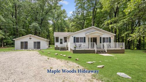 M-a-p-l-e Woods Hideaway-Hiking Trail Hot Tub
